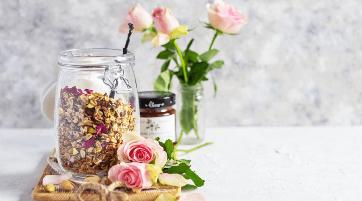 Różana granola i pudding chia