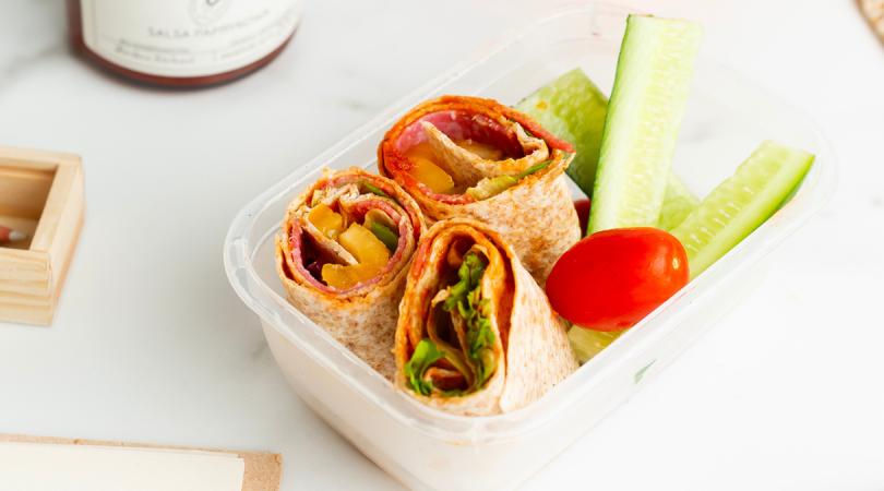 Lunchbox-Tortilla z warzywami i salami
