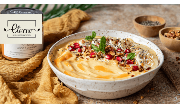Mango smoothie bowl 