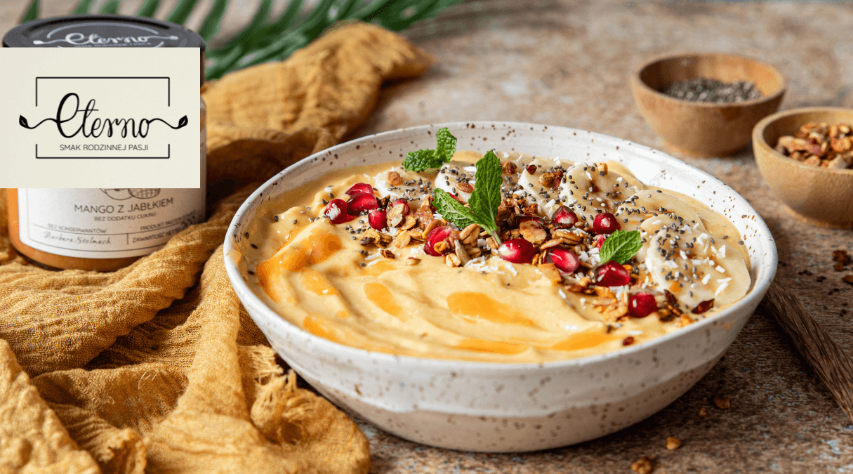 Mango smoothie bowl 