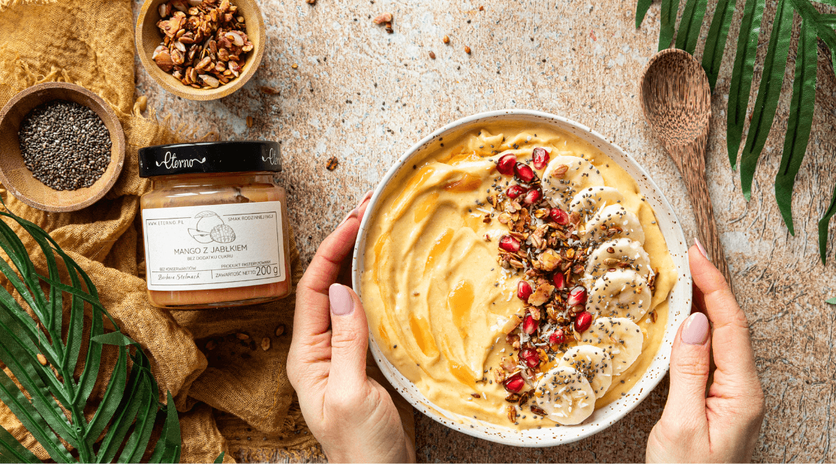 Mango smoothie bowl 