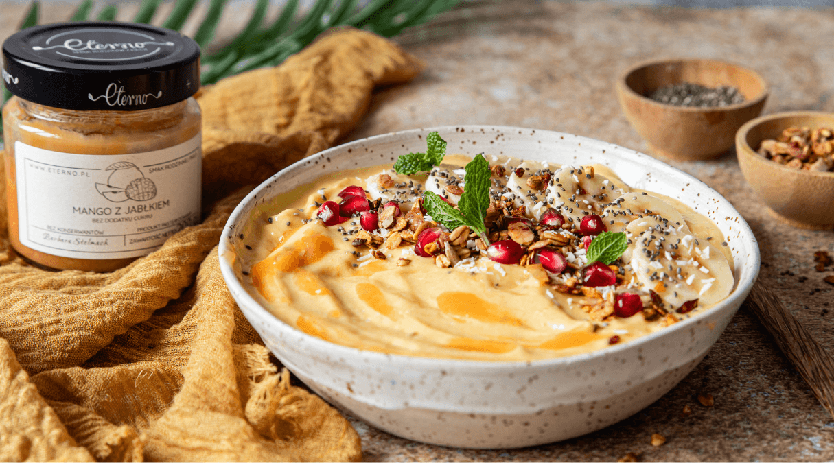 Mango smoothie bowl 