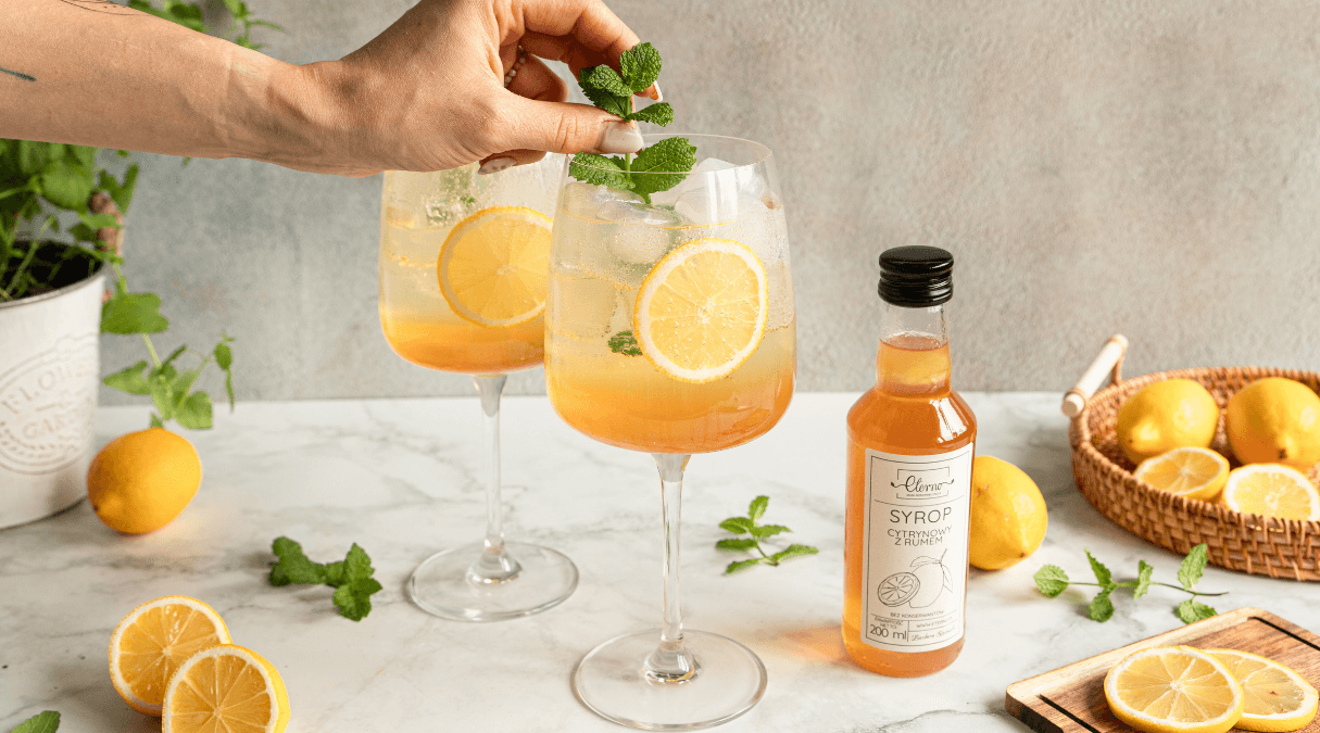 Lemon Spritz z syropem cytrynowym z rumem 