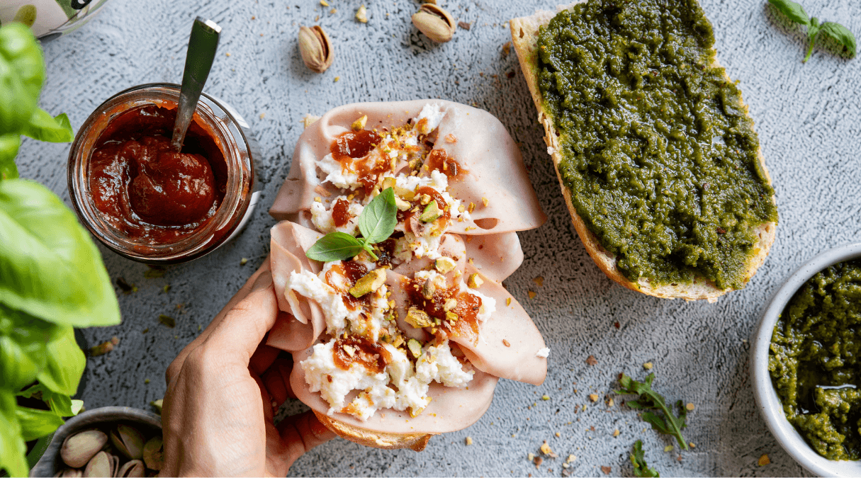 Bruschetta z mortadelą 