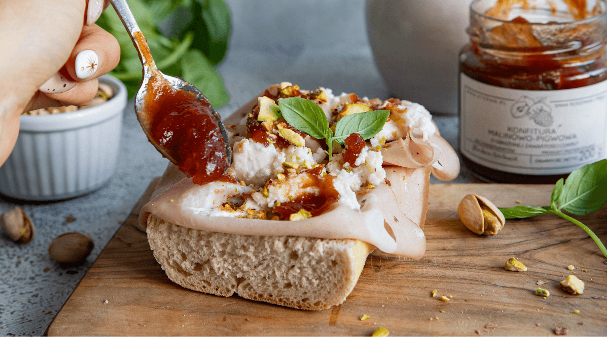 Bruschetta z mortadelą 